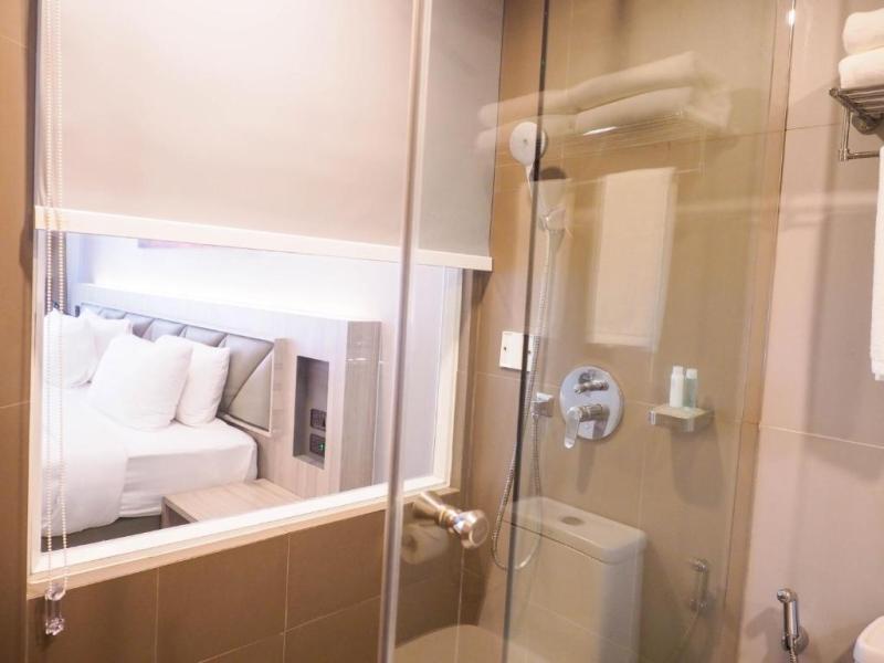 Clarion Hotel Patong Beach