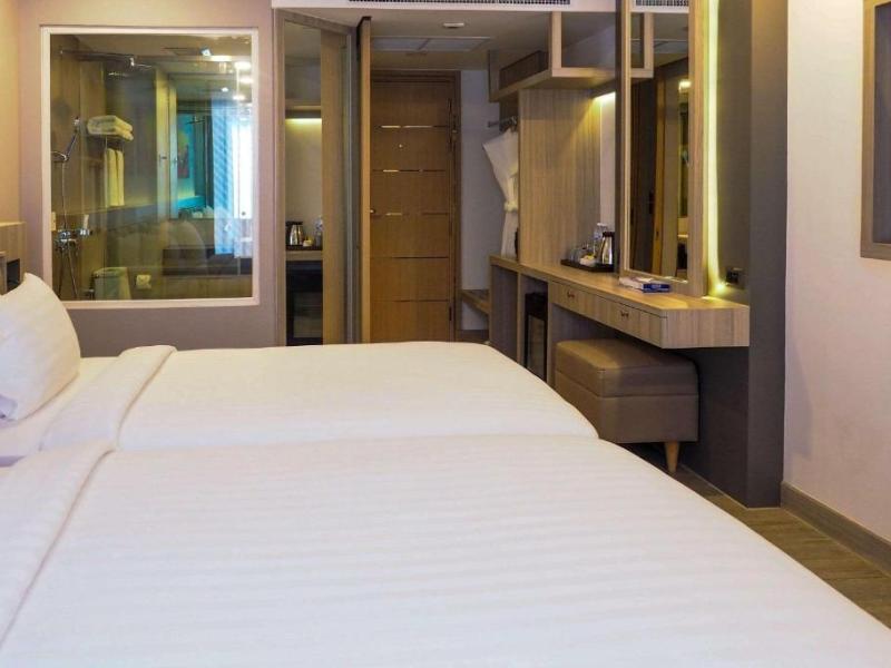 Clarion Hotel Patong Beach