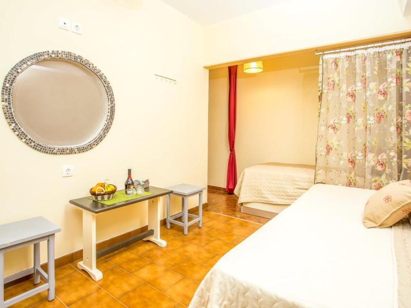 Takis Hotel Apartments