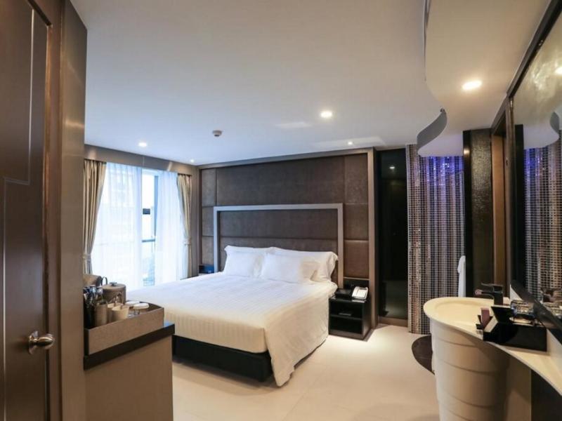 Azure Hotel Pattaya