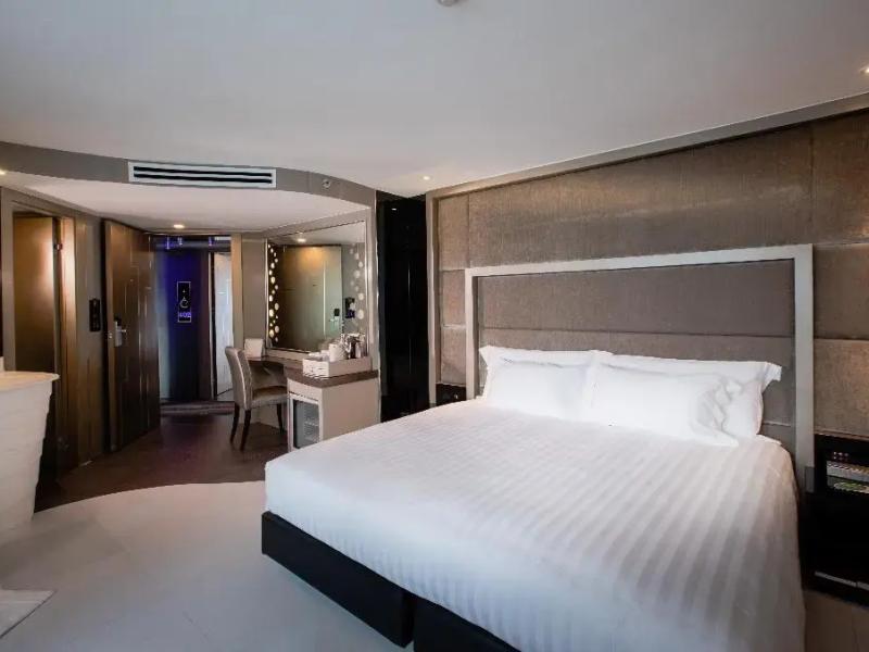 Azure Hotel Pattaya