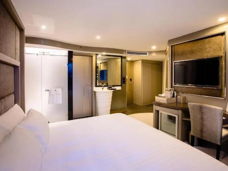 Azure Hotel Pattaya