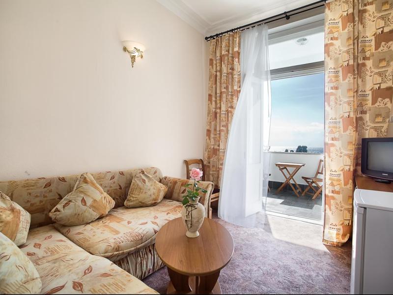 Актер (в Мисхоре)