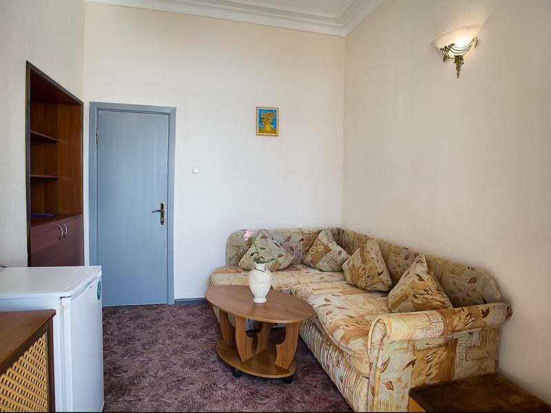 Актер (в Мисхоре)