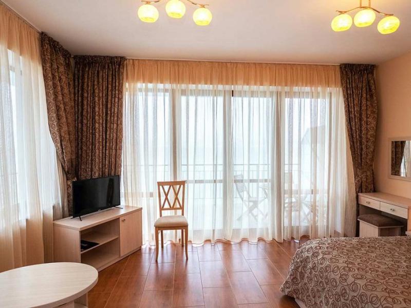 Актер (в Мисхоре)