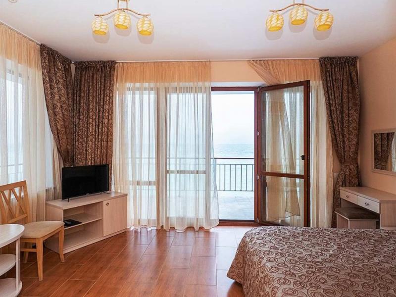 Актер (в Мисхоре)