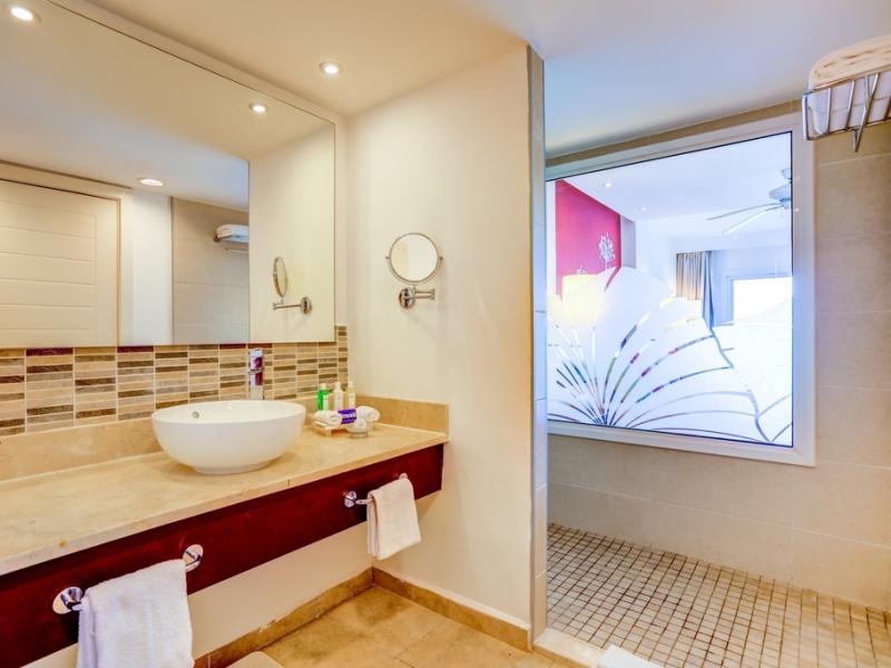 Valentin Perla Blanca (Adults Only)