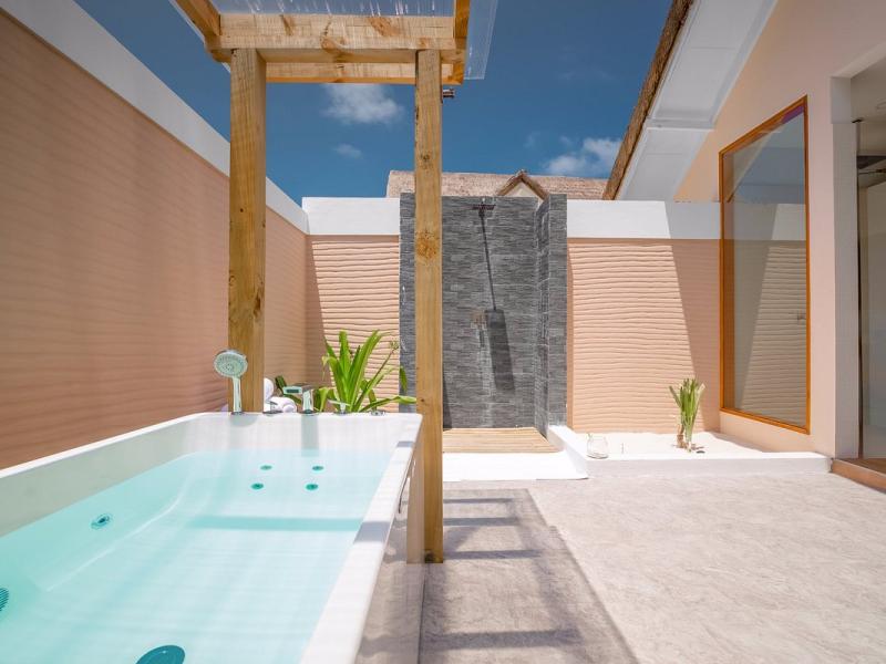 Kudafushi Resort & Spa