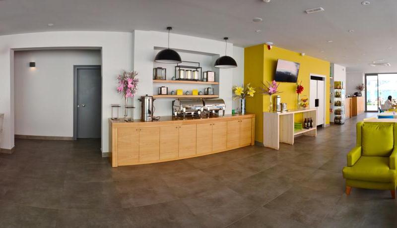 Elia Agia Marina Beach Hotel