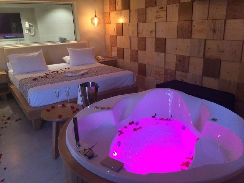 Elia Agia Marina Beach Hotel