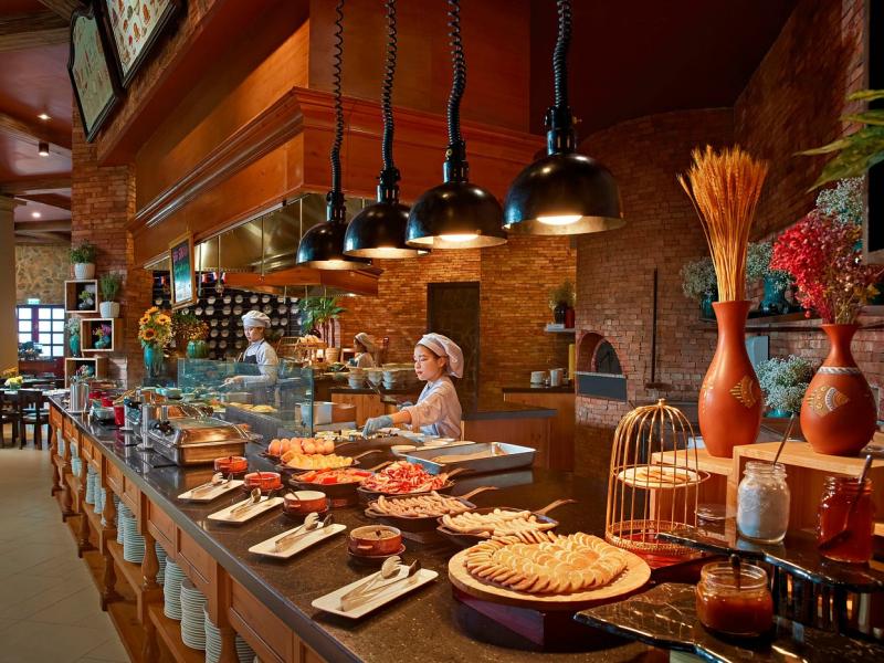 Mercure Danang French Village Bana Hills