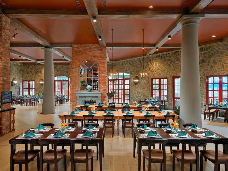 Mercure Danang French Village Bana Hills
