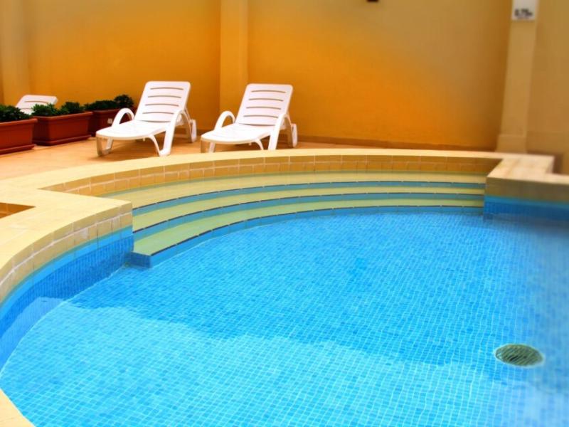 Mavina Hotel & Apartments