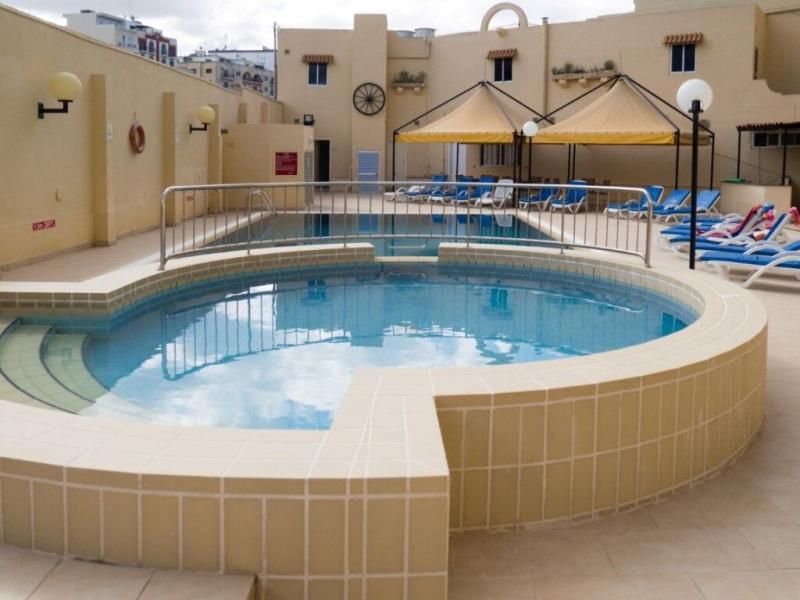 Mavina Hotel & Apartments
