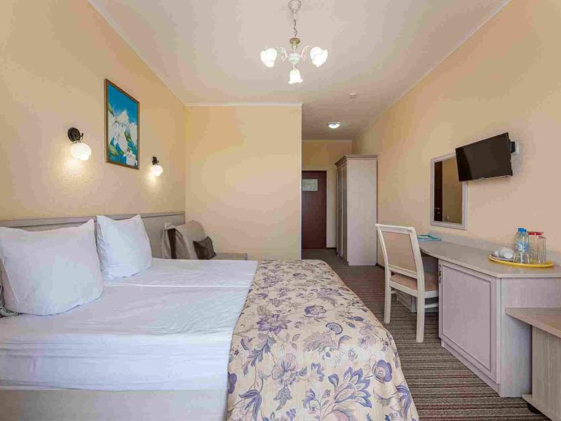 Лазурный Берег Парк-отель