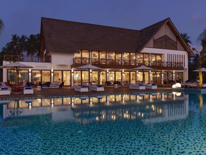 Mercure Maldives Kooddoo Resort