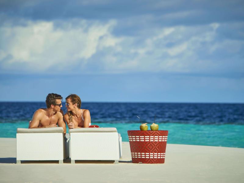 Mercure Maldives Kooddoo Resort