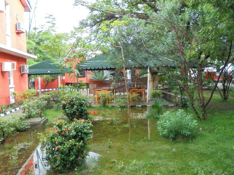 Nelly's Inn