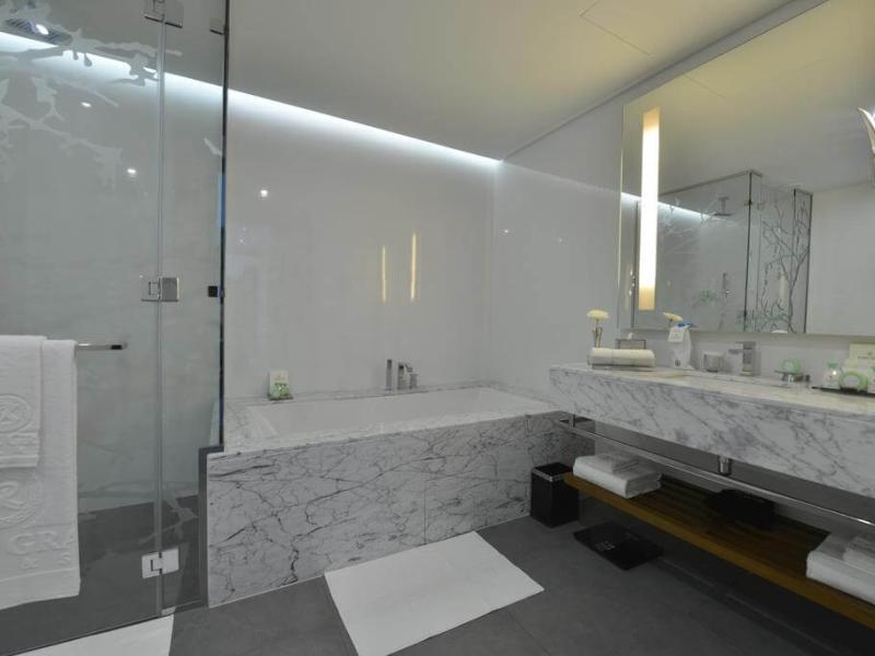 Ramee Grand Hotel & Spa