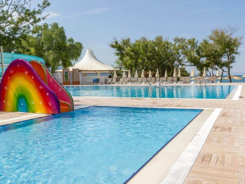 Carpe Mare Beach Resort