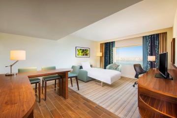 Отель Hilton Garden Inn Ras Al Khaimah ОАЭ, Рас Аль Хайма, фото 21