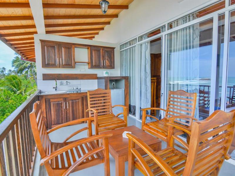 Wave Beach Resort Unawatuna