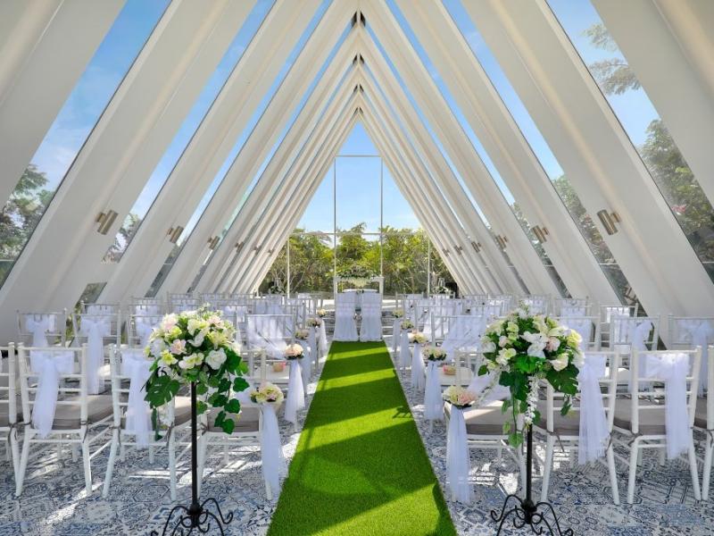 Harris Hotel & Residences Sunset Road