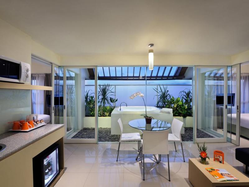 Harris Hotel & Residences Sunset Road