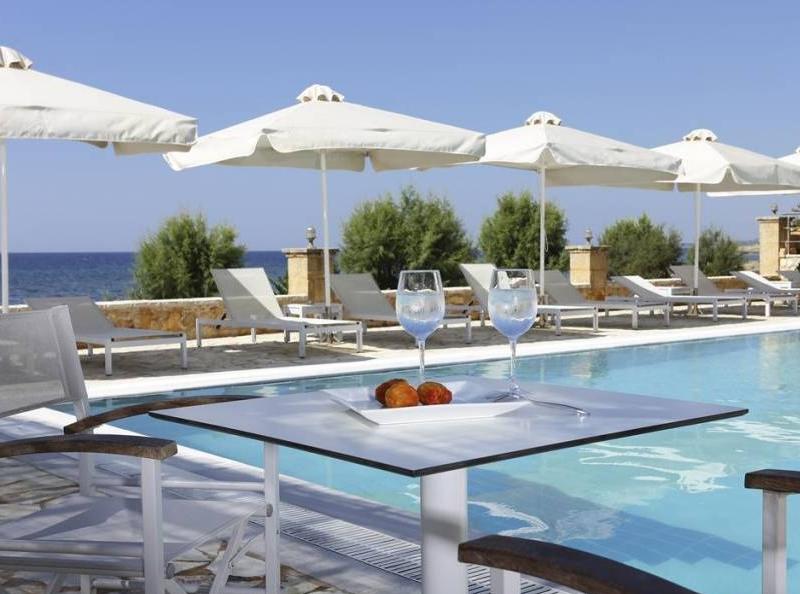 Artina Hotel