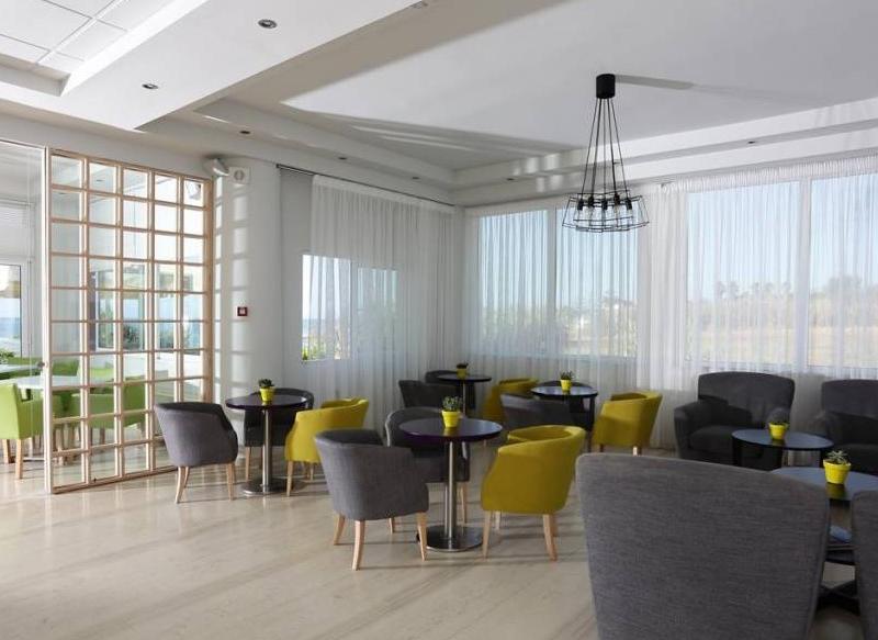 Artina Hotel