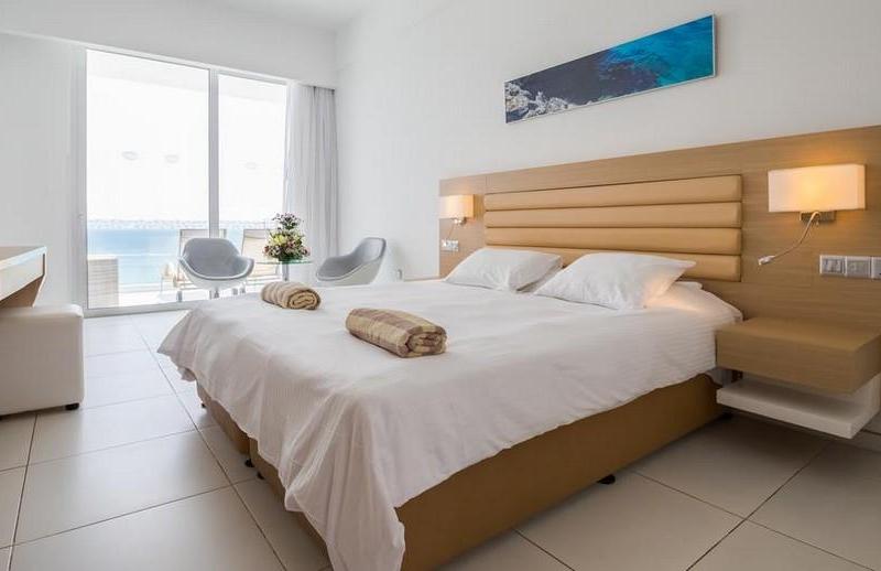 Vrissaki Beach Hotel