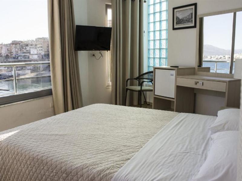 Titania Hotel