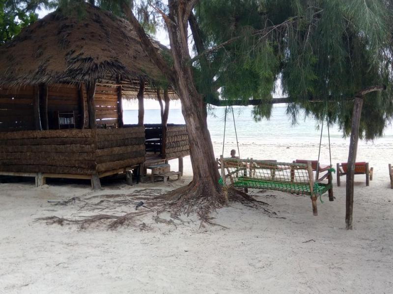 Twisted Palms Lodge & Restaurant