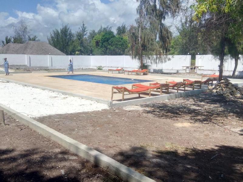 Twisted Palms Lodge & Restaurant