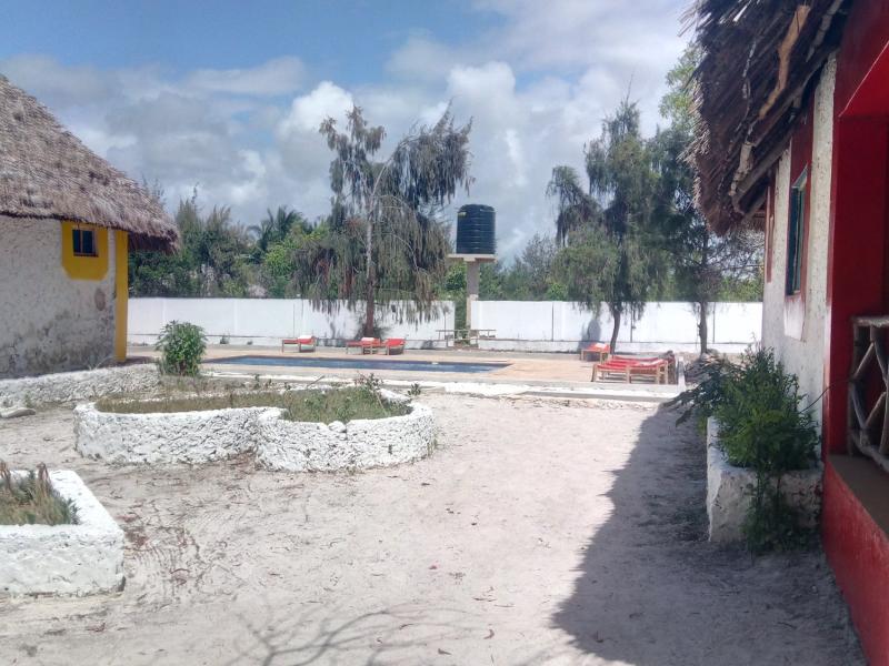 Twisted Palms Lodge & Restaurant