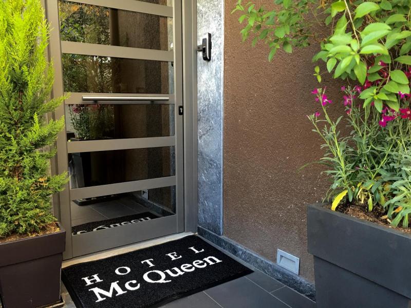 Mc Queen Hotel