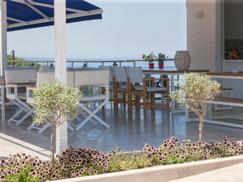 12 Olympian Gods Hotel