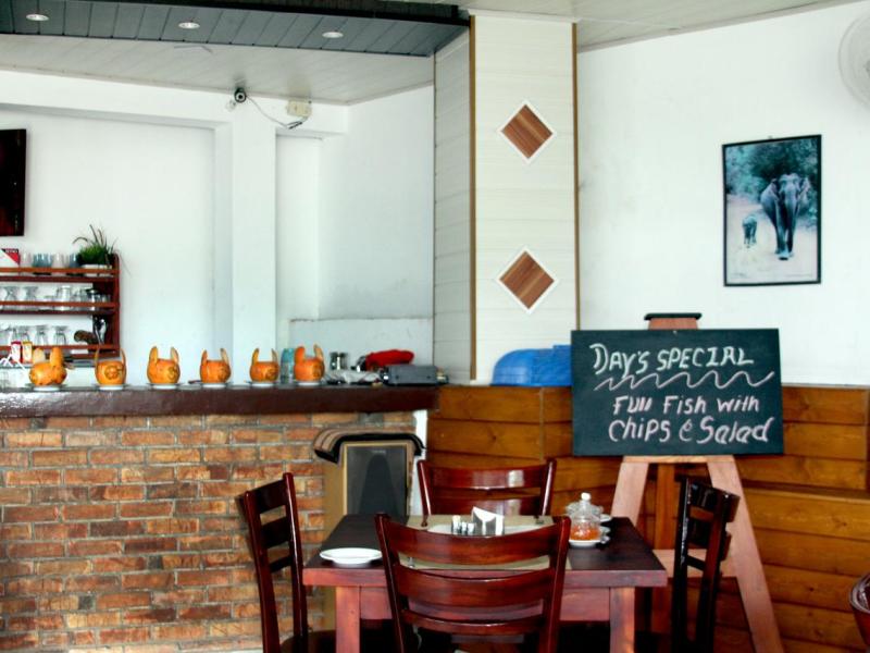 Happy Night & Restaurant