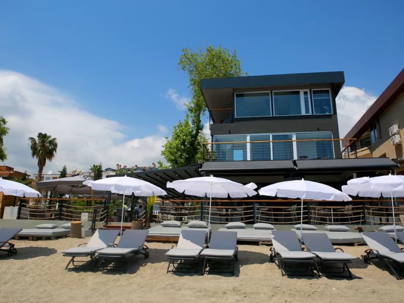 En Vie Beach Boutique Hotel