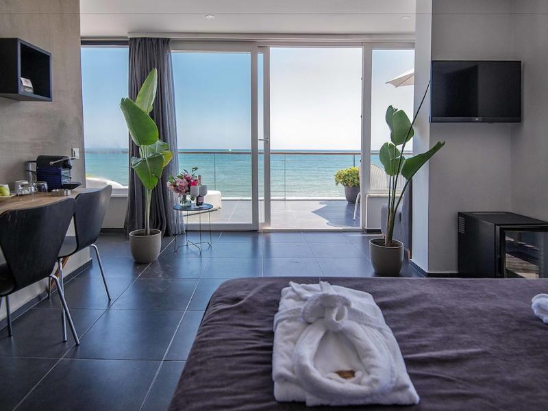 En Vie Beach Boutique Hotel