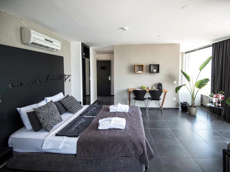 En Vie Beach Boutique Hotel