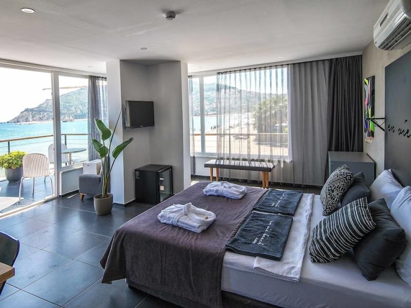 En Vie Beach Boutique Hotel