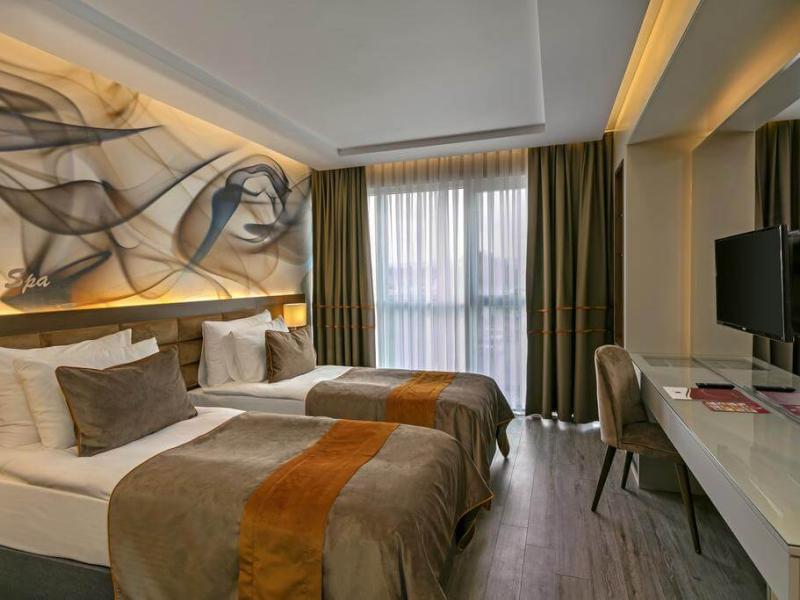 B Business Hotel & Spa