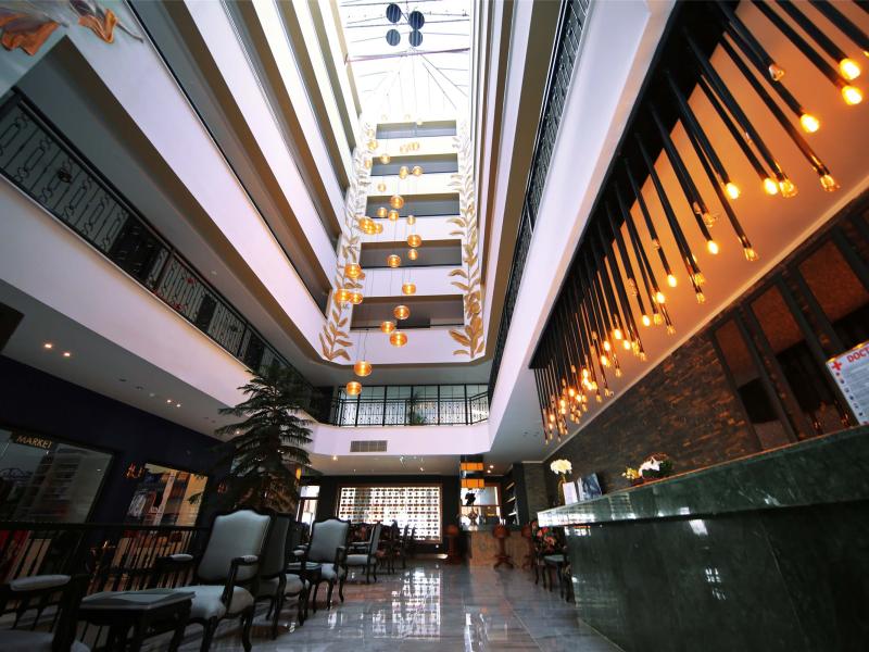 Sey Beach Hotel & Spa