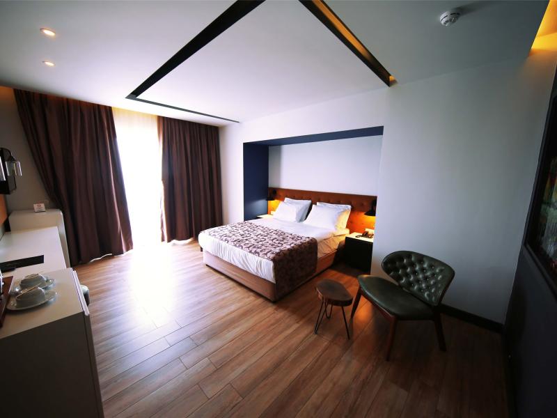 Sey Beach Hotel & Spa