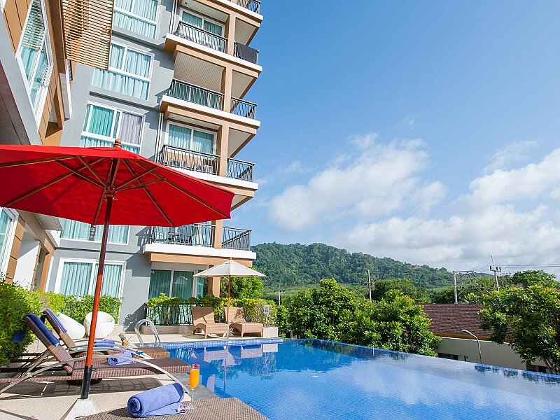 Grand Naiharn Suite
