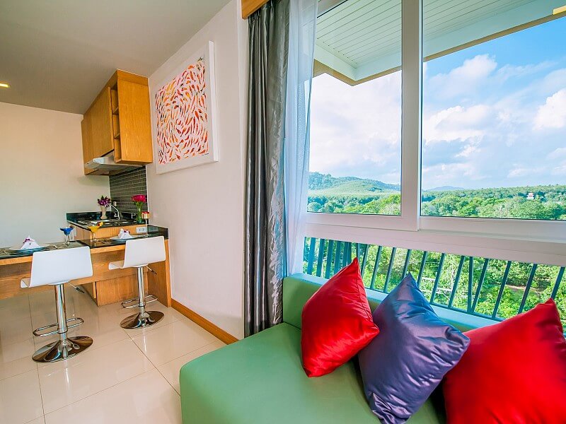 Grand Naiharn Suite