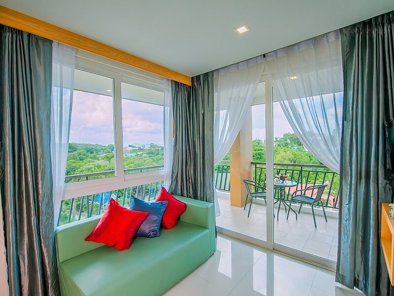 Grand Naiharn Suite