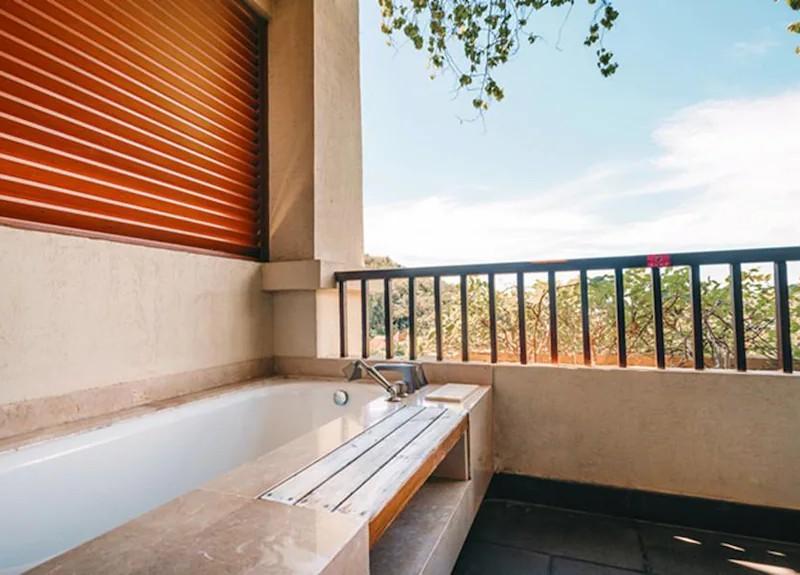 ShiXiShu JianGuo Yalong Bay Resort Hotel