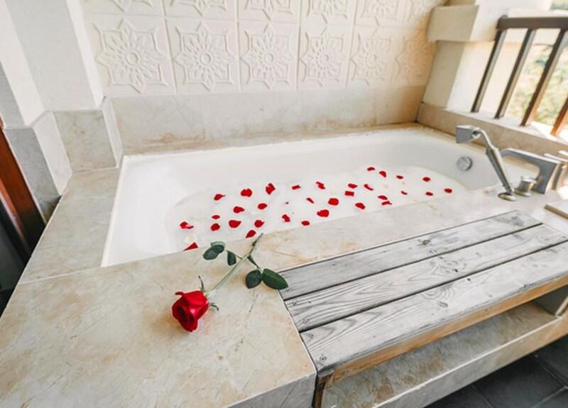 ShiXiShu JianGuo Yalong Bay Resort Hotel